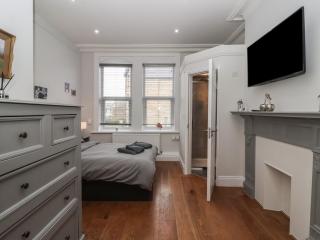 Flat 2 23 Hyde Park Road - 3