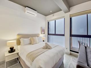 Brand new, luxury, wifi, pool with 24hr security - 1