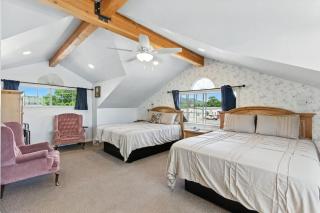 The Cowboy Social Unit 9 - 4