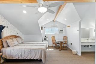 The Cowboy Social Unit 9 - 3