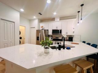 Brand New Stylish 3BR Family Getaway - Garage with EV - 2