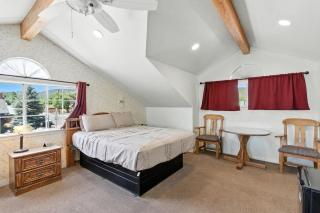 The Cowboy Social Unit 11 - 3