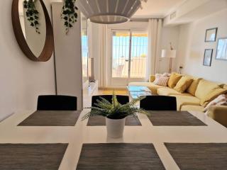 Duplex penthouse with 4 bedrooms and stunning sea views - 9