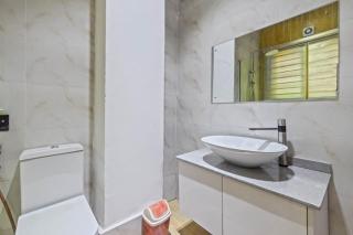 Lekki 3BR Smart Home, Netflix, Gym, Pool Access and PS5 - 0