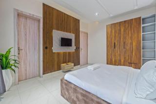 Lekki 3BR Smart Home, Netflix, Gym, Pool Access and PS5 - 9