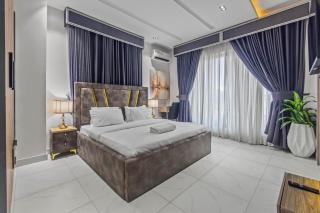 Lekki 3BR Smart Home, Netflix, Gym, Pool Access and PS5 - 7