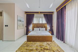 Lekki 3BR Smart Home, Netflix, Gym, Pool Access and PS5 - 4