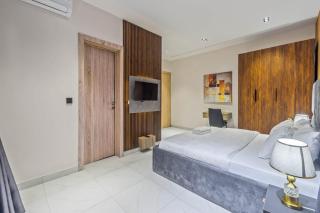 Lekki 3BR Smart Home, Netflix, Gym, Pool Access and PS5 - 2