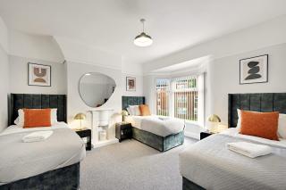 Balfour House - Air Host & Stay - Sleeps 8, free parking - 7