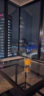 The Broad Street Residence Elegant Two-Bedroom Stay - 3