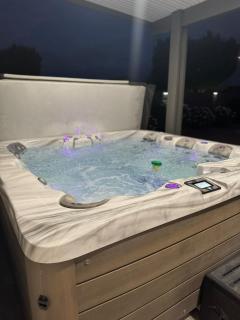 Heated Pool, Hot Tub, Games & more! - 8