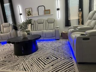 North Fontana pool house - 1