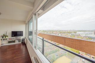 Cosy Battersea 2 Bedroom Flat with Skyline Views - 8