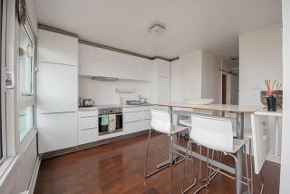 Cosy Battersea 2 Bedroom Flat with Skyline Views - 5