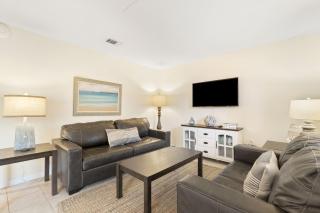 2BR Condo Beach Access and Pool - 9