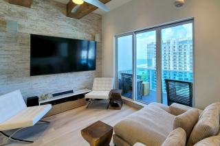 Ocean Views! Luxe High-Rise Condo in Miami Beach - 7