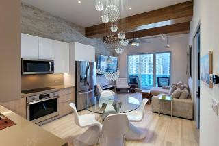 Ocean Views! Luxe High-Rise Condo in Miami Beach - 4