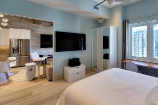 Ocean Views! Luxe High-Rise Condo in Miami Beach - 1