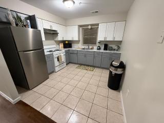 Charming Large 3 beds-2 bath Newark EWR NYC - 1