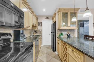 Driftwood Days Pet Friendly Beach Home - 9