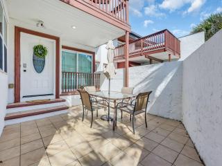 Driftwood Days Pet Friendly Beach Home - 7