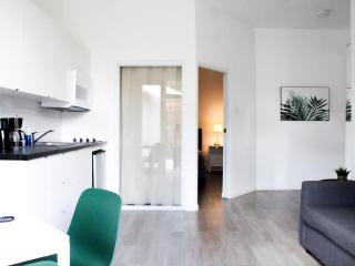 Villas at Auxilio Mutuo 102 - 4