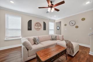 Cozy 3BR in Gated Community Near JBSA & SeaWorld Duplex - 3