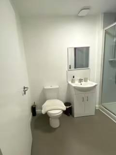 The Failsworth Collection - Stylish Apartments with Free Parking - 8