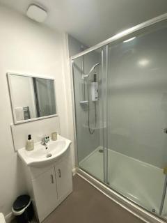 The Failsworth Collection - Stylish Apartments with Free Parking - 7