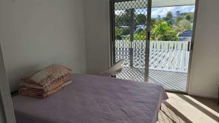 Modern Holland Park Home with Easy City Access - 5