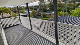 Modern Holland Park Home with Easy City Access - 3