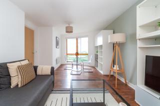 Clerkenwell Flat by Whitecross Street Market - 5