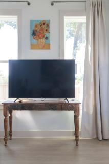 Sunflower Cottage Downtown - 2