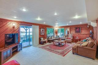 Serene 3BR Home in Kent with Modern Comforts - 8