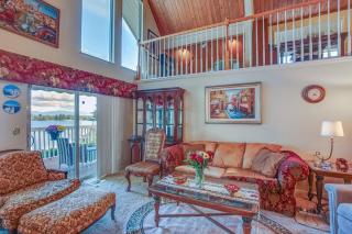 Serene 3BR Home in Kent with Modern Comforts - 6