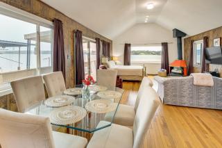 Shared Dock, Lake Hamilton Views Waterfront Abode - 3