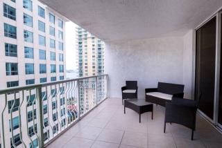 2 BR Apt , free parking - 8