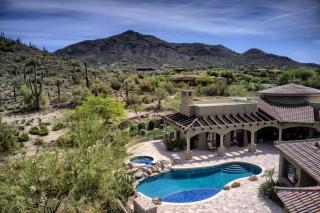 Romantic 4BR Hacienda with Pool, Spa and Close to Town - 4