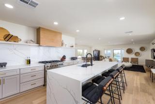 Breezy 3BR - Private Pool, Chefs Kitchen and More - 9