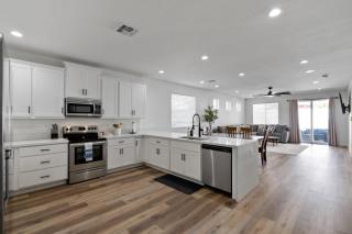 New 4BR and Bunk Room - Mountain Views and Fire Pit - 9