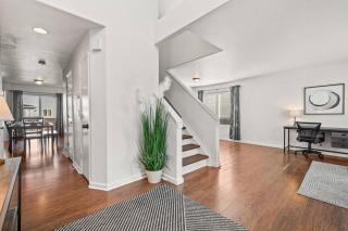 Spacious SIX Bedroom, Great Location - 5