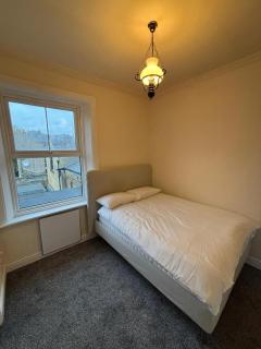 Central Gravesend 1 Bed Flat - 2