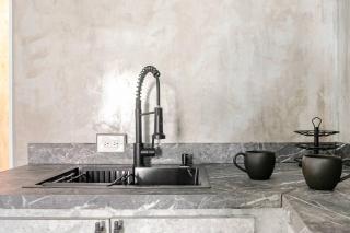 Cozy Studio Suite - Art District - 2