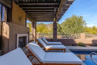 Chic 3BR Estate with Stables, Pool and Pickleball - 1