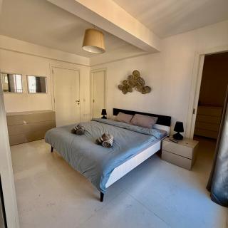 Panoramic & Jacuzzi Seafront, Seaview Sliema Penthouse - 4