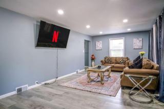 Mineola Bay Lakeview and Access Fully Furnished Monthly and Seasonal Rental in Fox Lake - 5