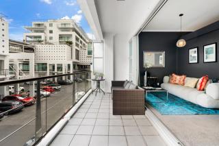 Sleek Waterfront Escape on Princes Wharf with FREE Carpark - 6