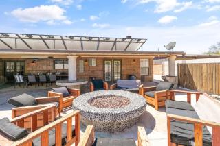 Spacious 5BR with Pool and Fire Pit - Sleeps 14 - 9