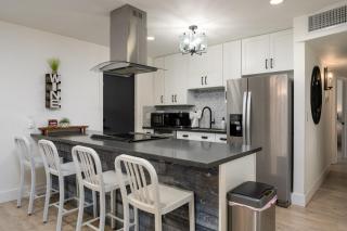 4BR Mod House - Pool, Spa and Grill - Near Old Town - 4