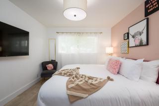 4BR Mod House - Pool, Spa and Grill - Near Old Town - 3